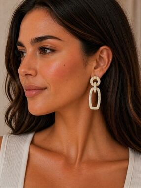 Plunder Design Marbled Ivory/Beige Acrylic Link Earrings - NIP